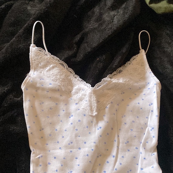 White lace trim Hollister tank with blue flower pattern - Picture 2 of 3